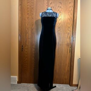 Chaps Black velvet and lace Maxi Dress with Sheer Patterned Neckline - size 6